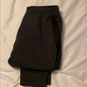 American eagle joggers